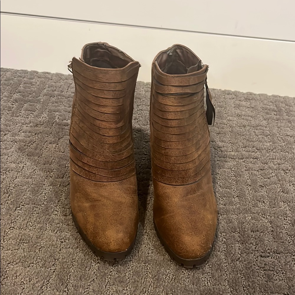 Sugar Brown Heeled Boots Style